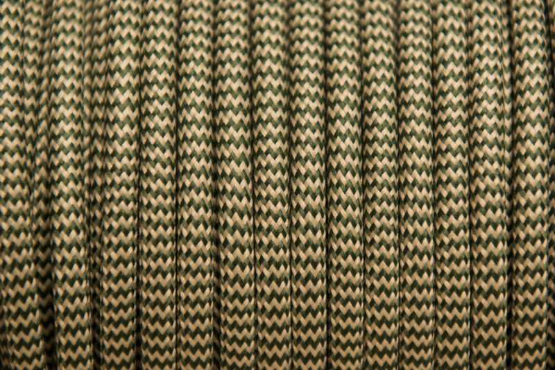 Zöld-bézs cikkcakk textilkábel